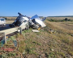 'Газель' с дынями разбилась о дорожный барьер, водитель погиб