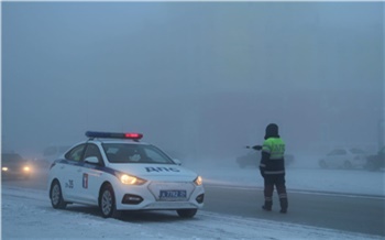 На трассе под Красноярском произошло лобовое столкновение внедорожника и Лады