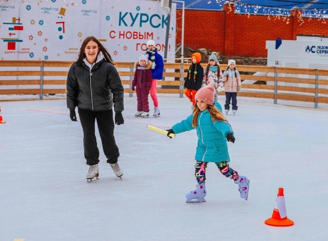 В Курске на Губернском катке открыты Школа юного хоккеиста и Школа юного фигуриста