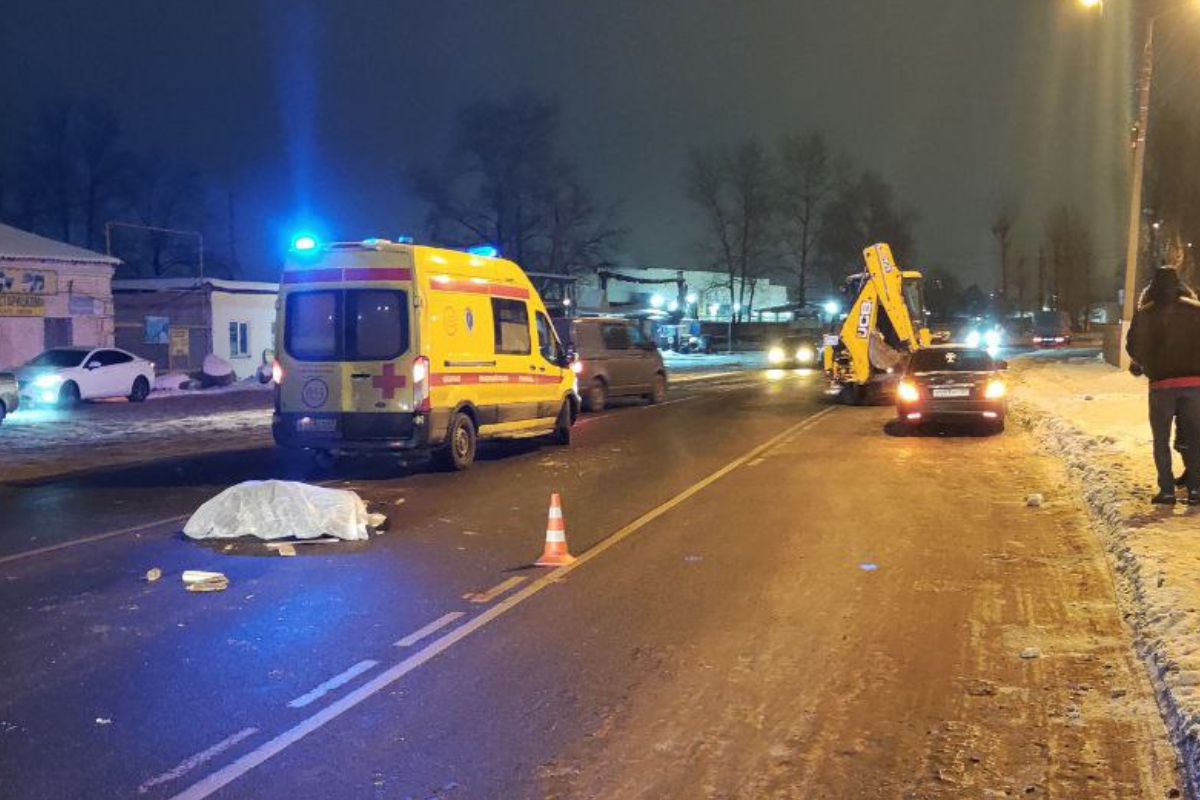 В Твери женщина погибла под колесами экскаватора