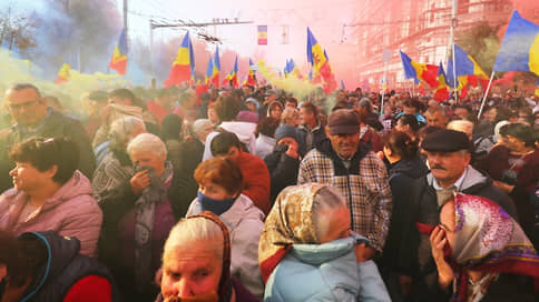 Нет дома без огня // Молдавская полиция превратила бессрочный протест оппозиции  в бездомный