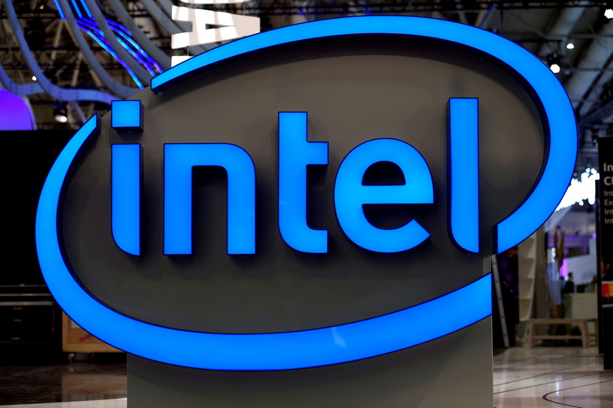 Intel исправила несколько десятков уязвимостей в своих продуктах