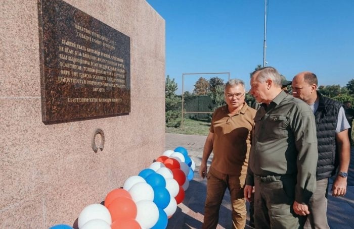 Беглов в Мариуполе открыл памятник Александру Невскому